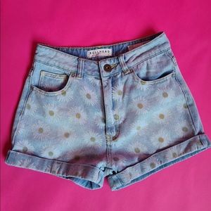 Bullhead Denim Mom Daisy Print Shorts